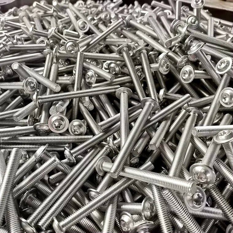 Stainless steel screw processing process produces magnetic